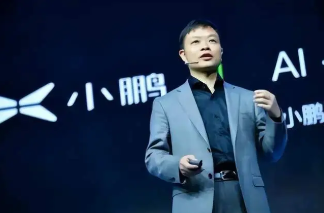 捕魚機：小鵬麪臨掉隊危機，何小鵬被卷到一周乾七天活